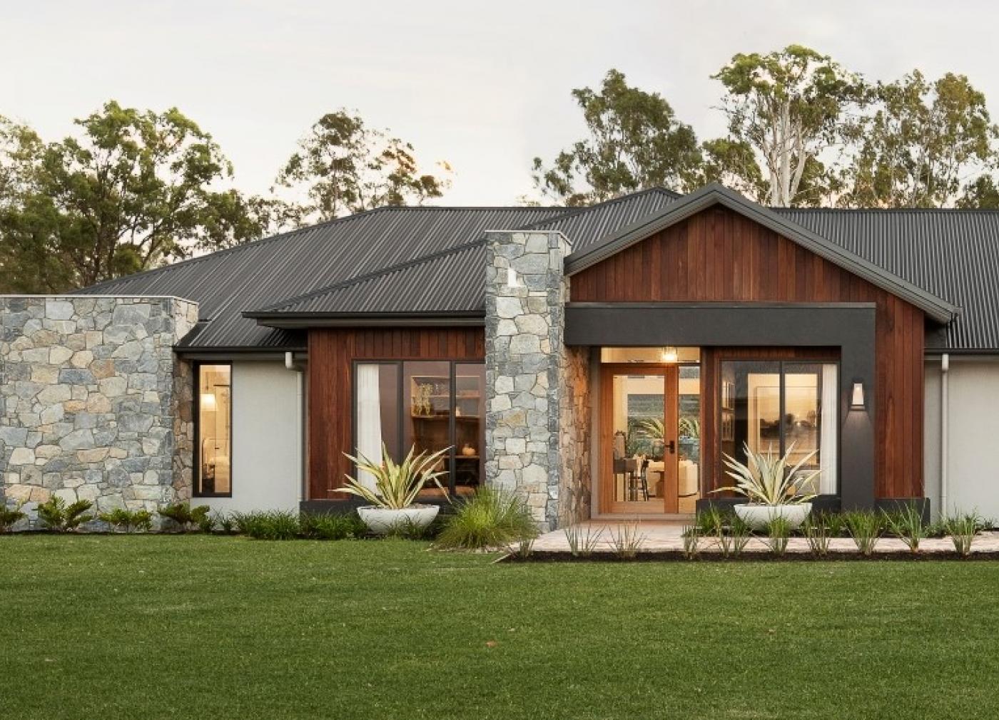 Coral Homes Highlands 36 Everleigh_lodge facade_with trees